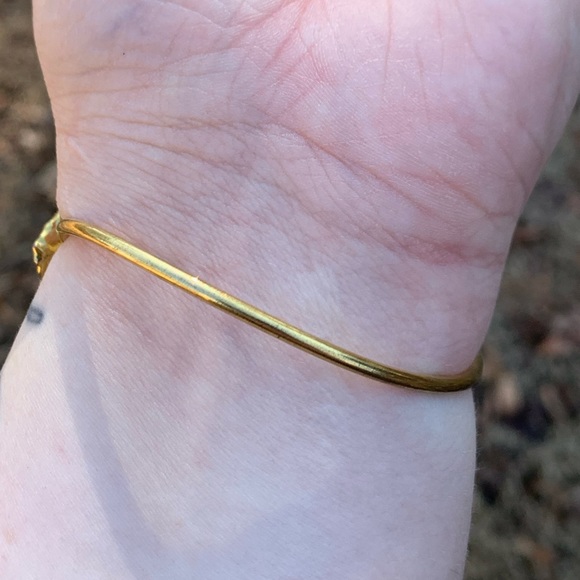 Double Arrow Head Bangle Cuff Bracelet - Picture 8 of 13